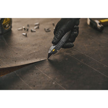 Load image into Gallery viewer, Stanley 6-3/8 in Quick Change Retractable Utility Knife (10-499)
