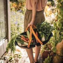 Load image into Gallery viewer, Fiskars Garden Harvest Basket (340100-1001)
