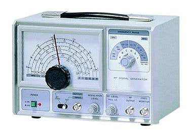 100KHz to 150MHz on six bands | Output to 450 MHz on harmonics | AM modulation, Internal or External, 0% to 100% | Frequency monitor output for external frequency counter | Step and variable attenation to -40db